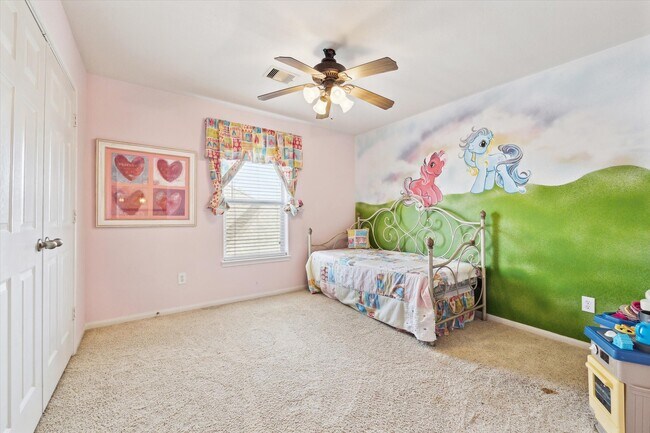 Building Photo - 2088 Silverthorn Ln