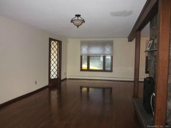 Building Photo - 181 Kings Hwy