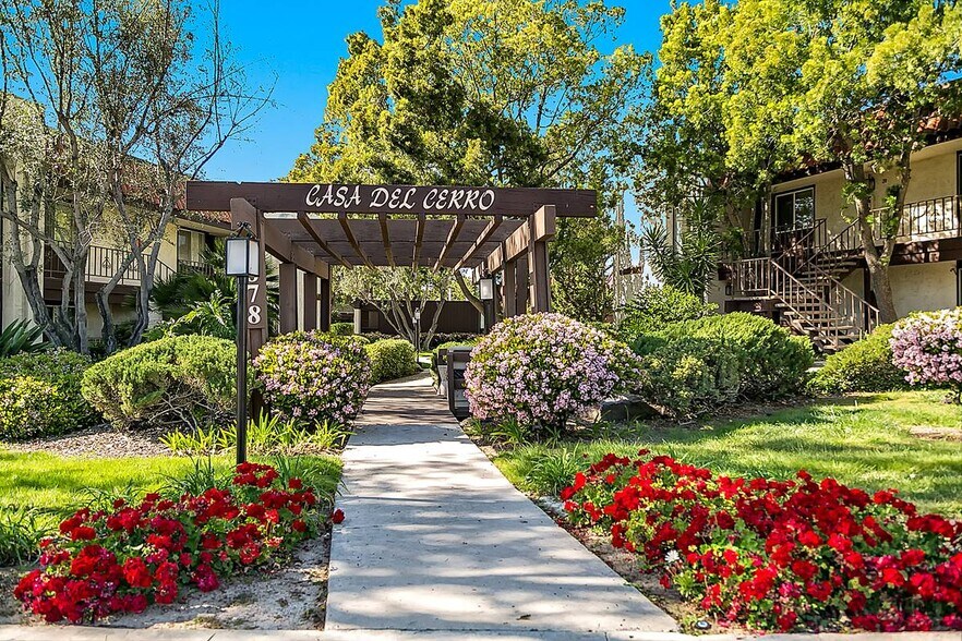 Primary Photo - 6878 Navajo Rd