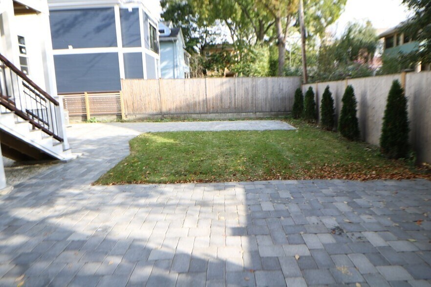 Building Photo - 318 Concord Ave