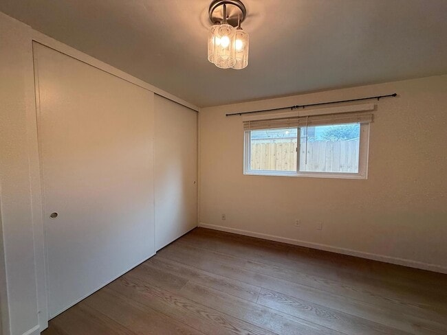 Building Photo - 1808 Castillo St