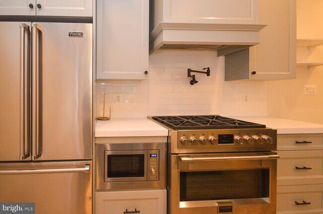 Building Photo - 3535 13th St NW