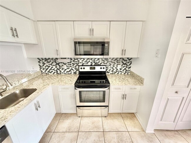 Building Photo - 70 Whitehead Cir