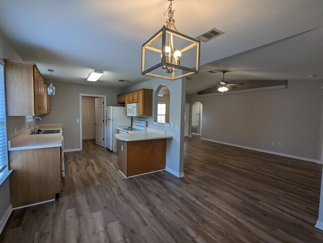 Building Photo - 1812 Brick Cir