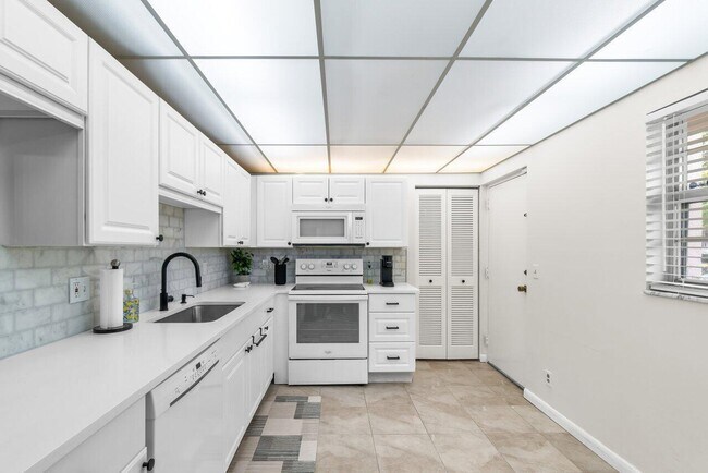 Building Photo - 6000 NW 2nd Ave