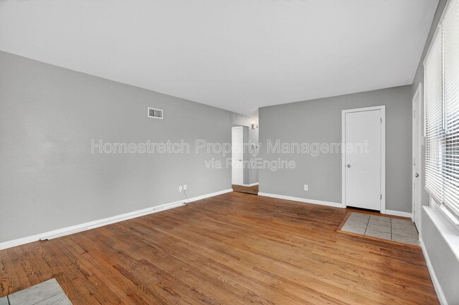 Building Photo - 12070 Garden Ln