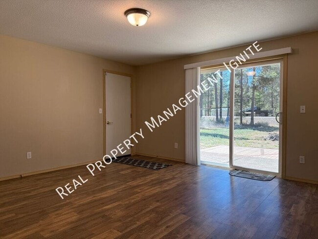 Building Photo - 53377 Eagle Ln