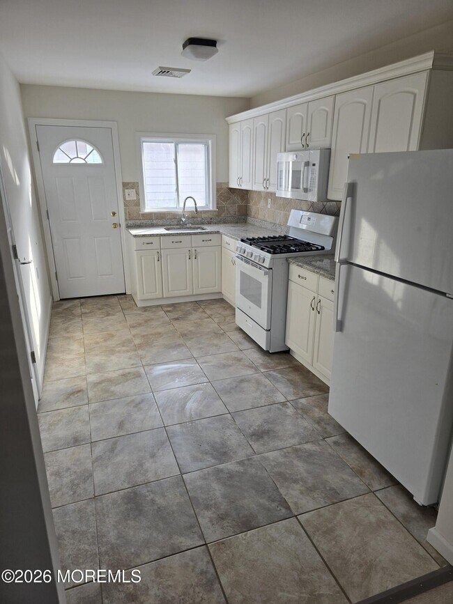 Building Photo - 420 St Thomas Dr