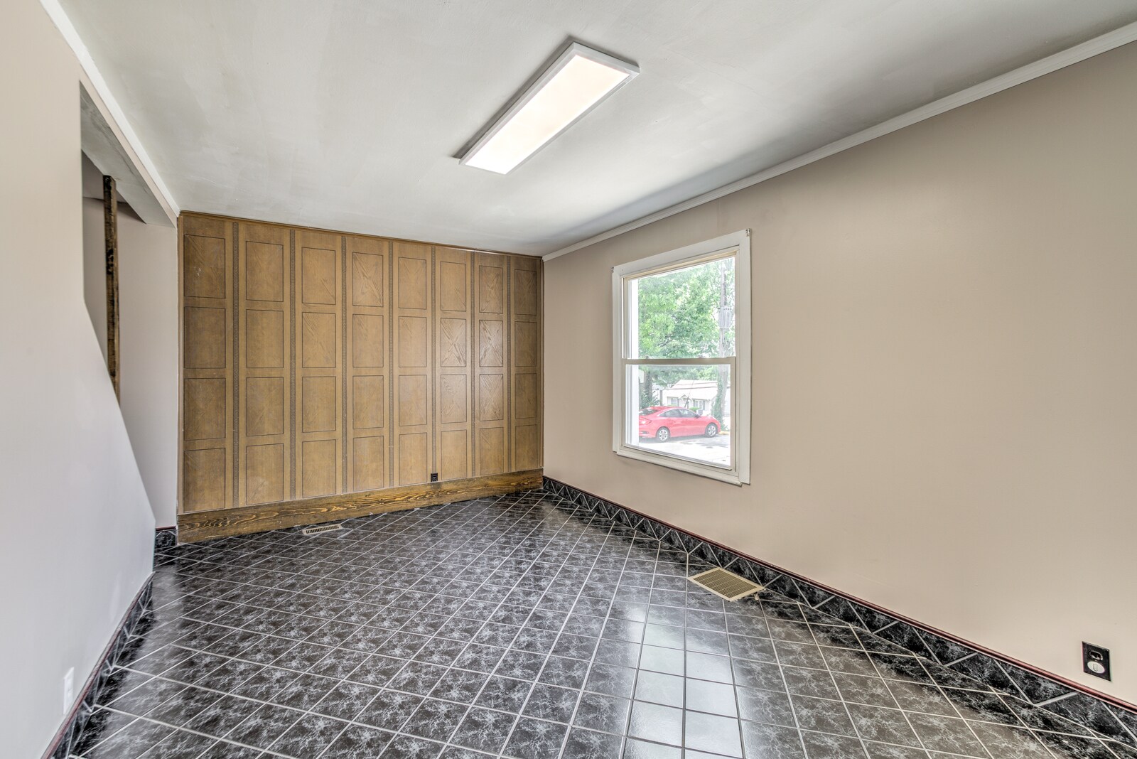 Building Photo - 2305 S Big Bend Blvd