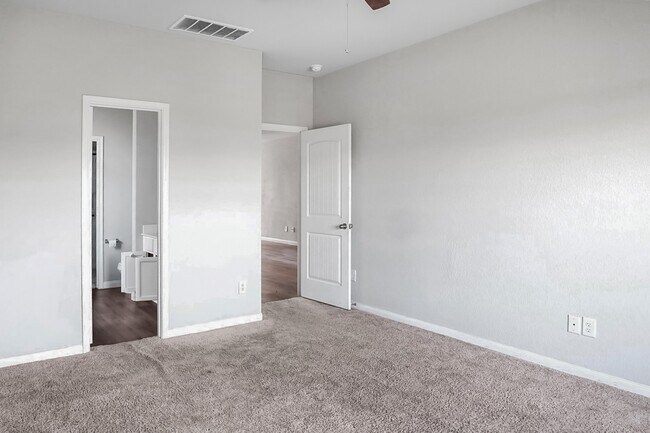 Building Photo - 4835 Purple Wisteria Ln
