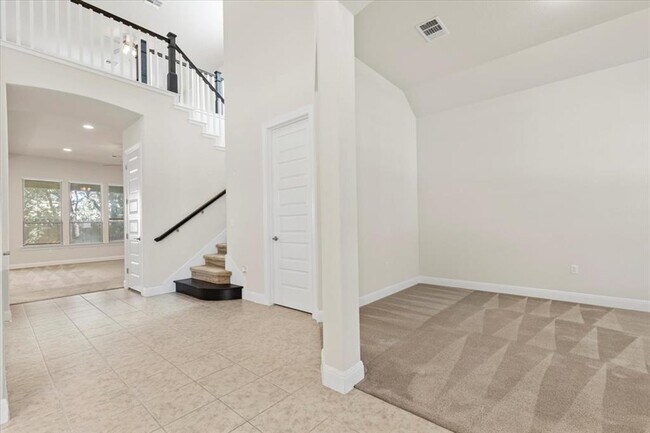 Building Photo - 10112 Lavon Bend
