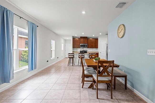 Building Photo - 10966 High Noon Trl