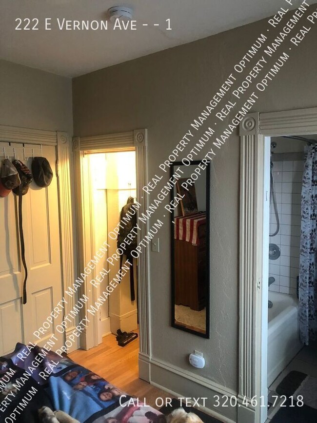 Building Photo - 222 E Vernon Ave