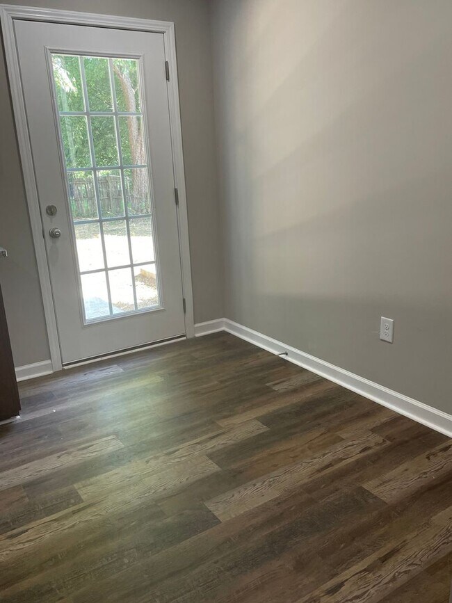 Building Photo - COMING SOON...Charming Townhome Minutes from Tim's Ford Lake!