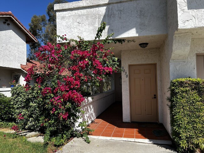 Building Photo - 3036 Avenida Christina