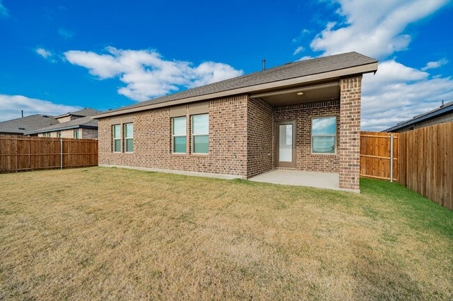 Building Photo - 2110 Thornton Dr