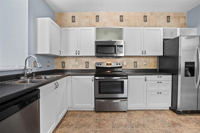 Building Photo - 2167 Hacienda Terrace