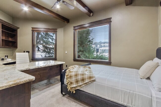 Building Photo - 5605 N Morpheus Pl