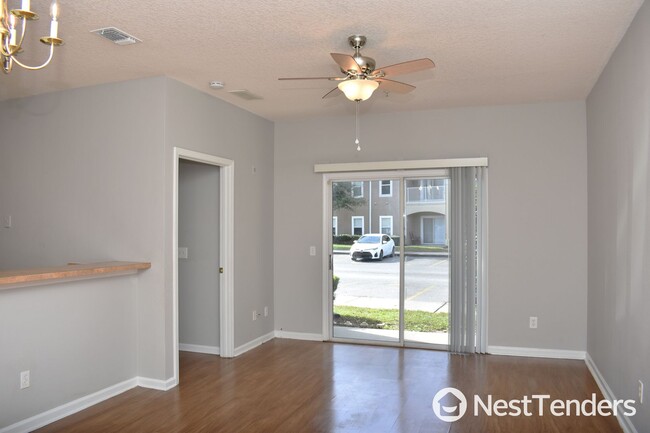 Building Photo - Two Bedroom Condo in West Jax