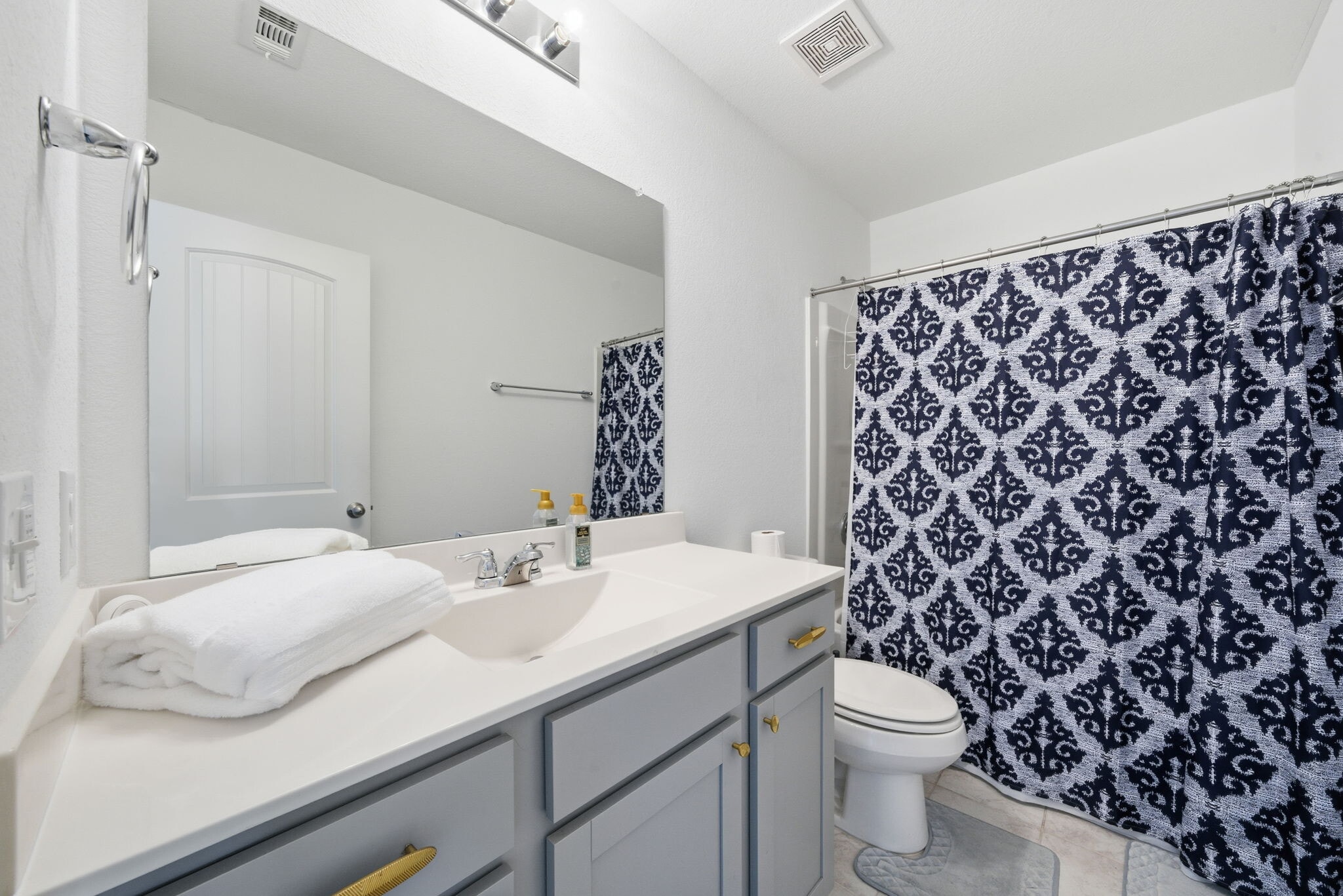 Full Bath - 13011 Tarland St