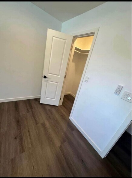 Primary Photo - 2104 E Bangor Way