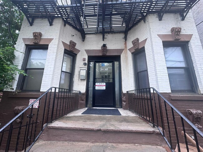 Building Photo - 66 Tuers Ave
