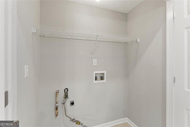 Building Photo - 4680 Sterling Oaks Ct