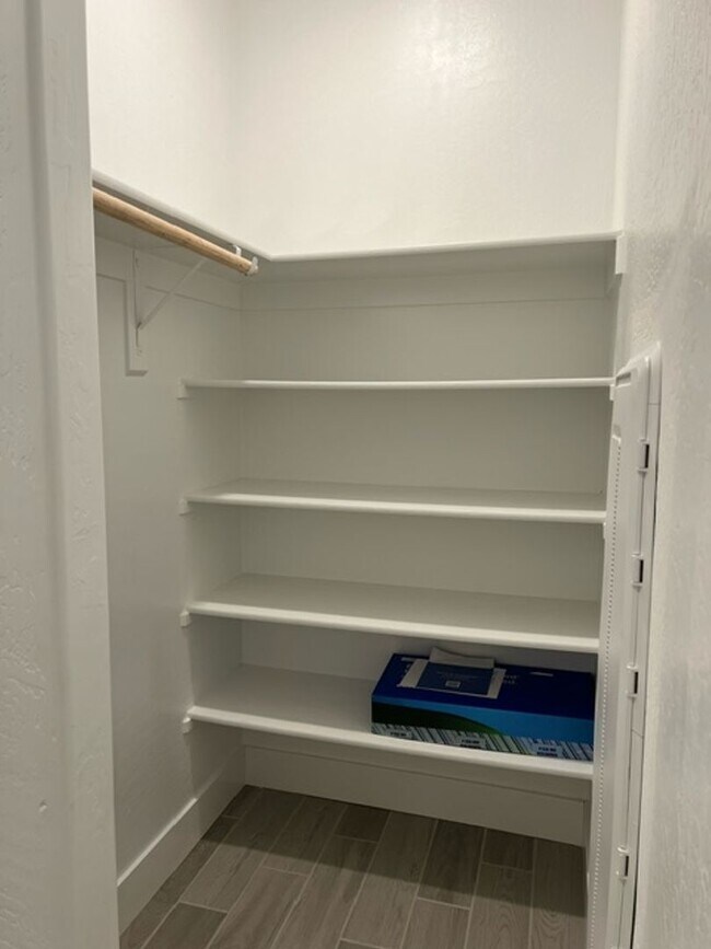 Building Photo - Beautiful Newer 3 Bedrooms 2.5 Baths Home with SOLAR!!!