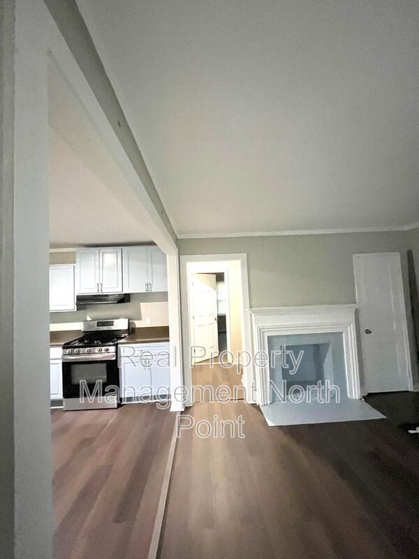 Building Photo - 468 Birney St NE