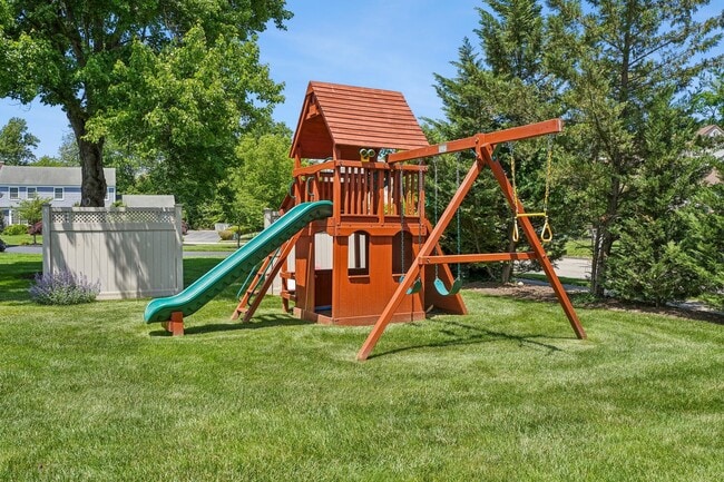 Building Photo - 4 Copperfield Way