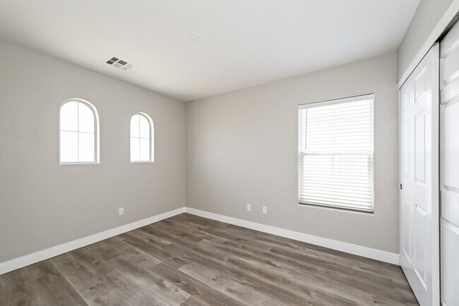 Building Photo - 9511 Leaping Lizard St