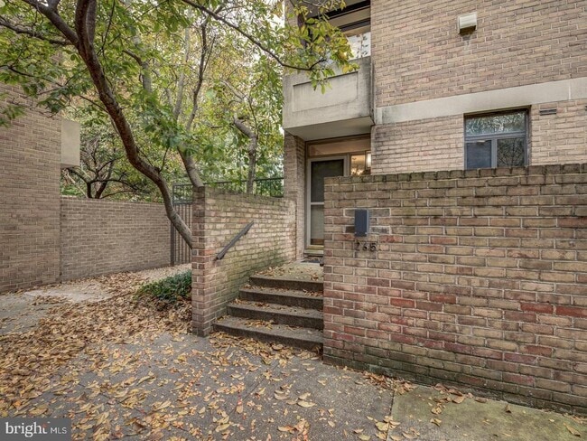 Building Photo - 1265 Delaware Ave SW