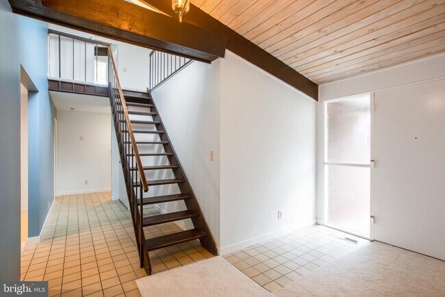 Building Photo - 3406 Woodvalley Dr