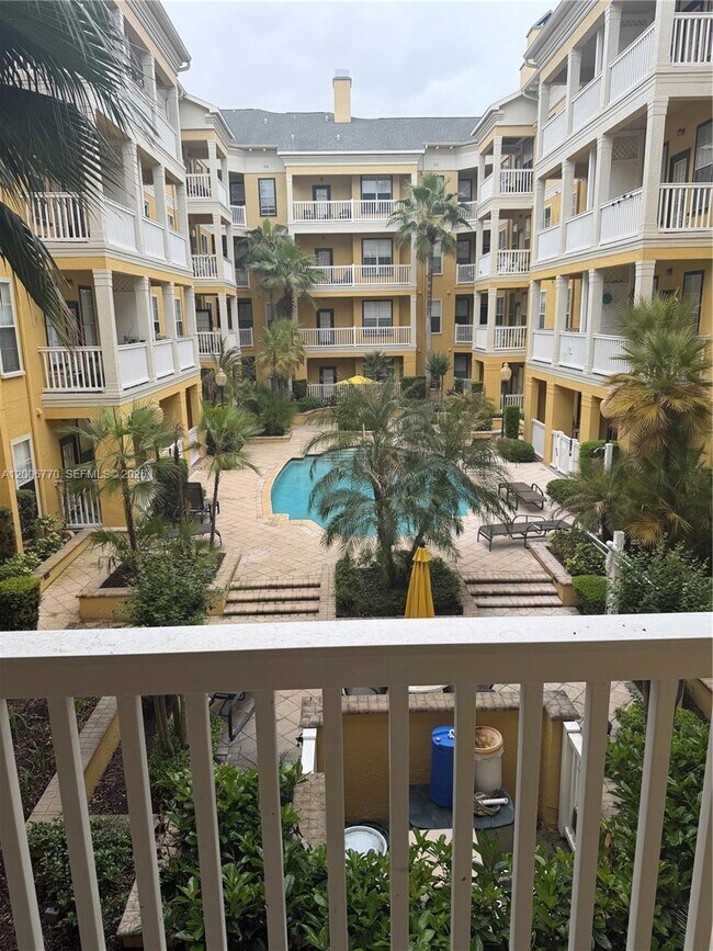 Building Photo - 860 N Orange Ave