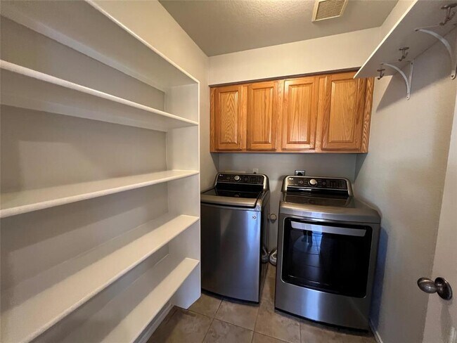 Building Photo - 9301 Muskberry Cove