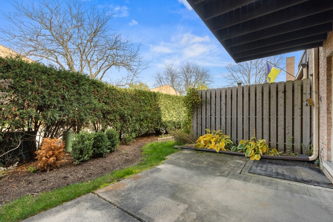 Building Photo - 1723 Wildberry Dr