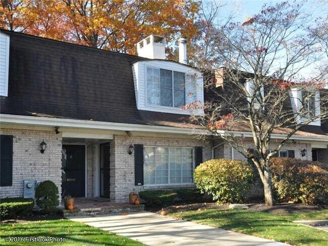 Primary Photo - 77 Hoffman Ave