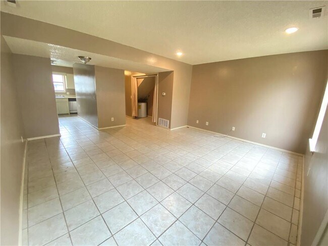 Building Photo - 1408 Christy Dr