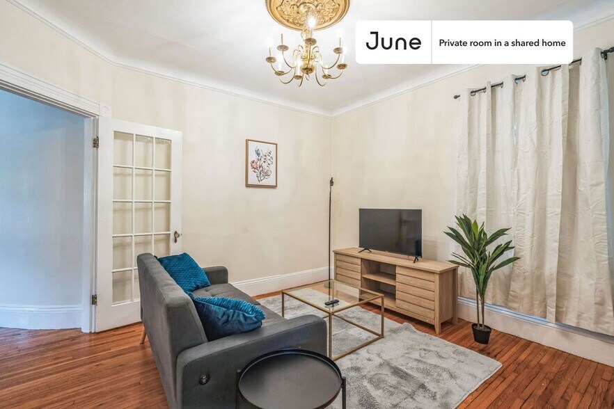 Building Photo - Room in Shared 4 bed/1.5 bath home