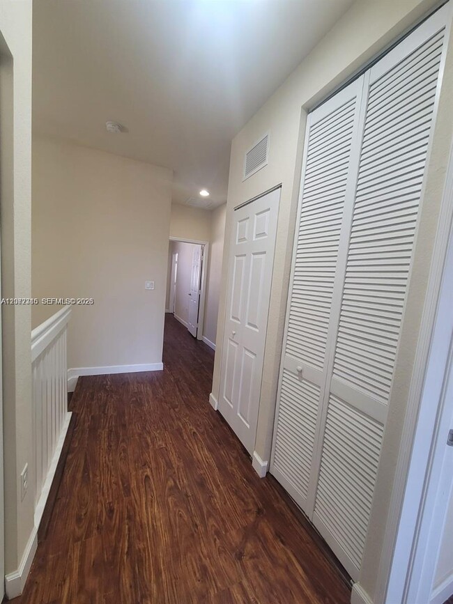 Building Photo - 8935 W 35th Ln