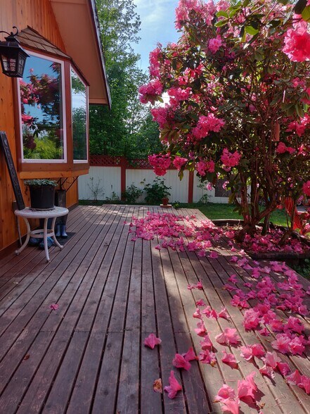 Building Photo - 3842 Idaho St