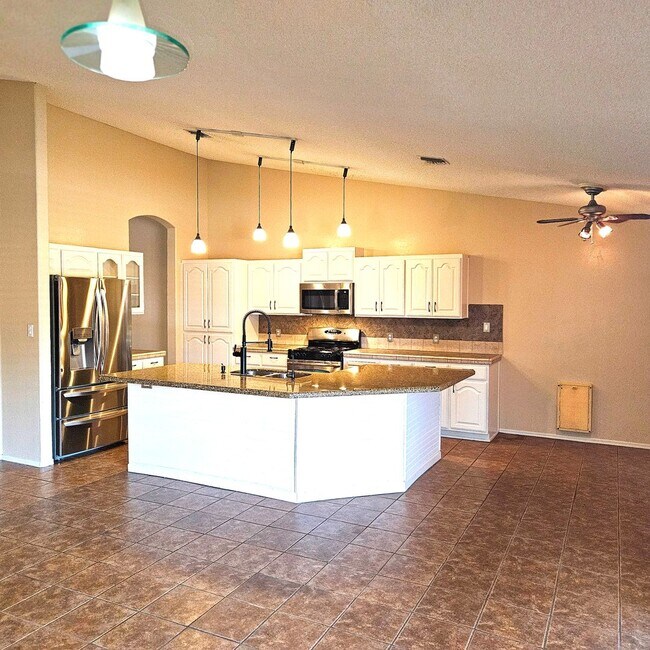 Building Photo - Pool home available now!