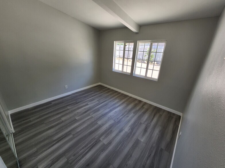 Building Photo - 7756 Zelzah Ave