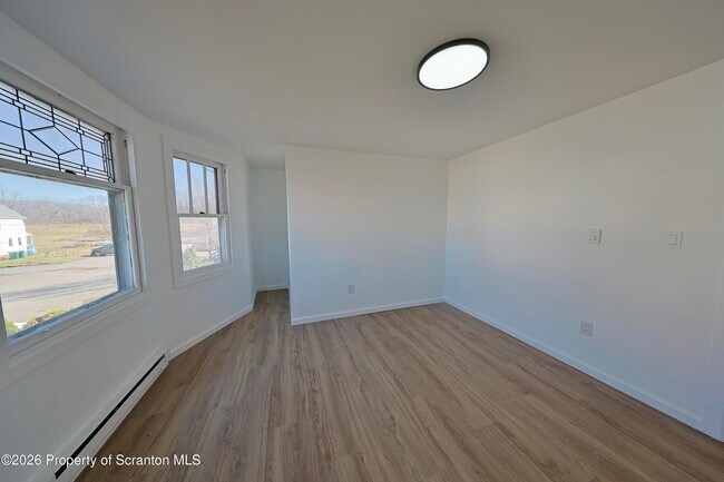 Building Photo - 318 W Main St