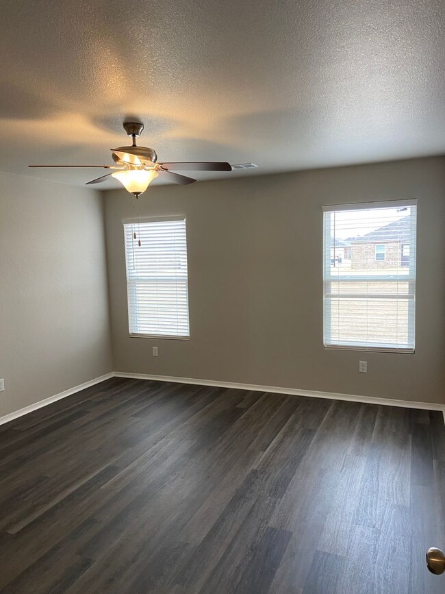 Building Photo - *Pre-leasing* Four Bedroom | Two Bathroom ...