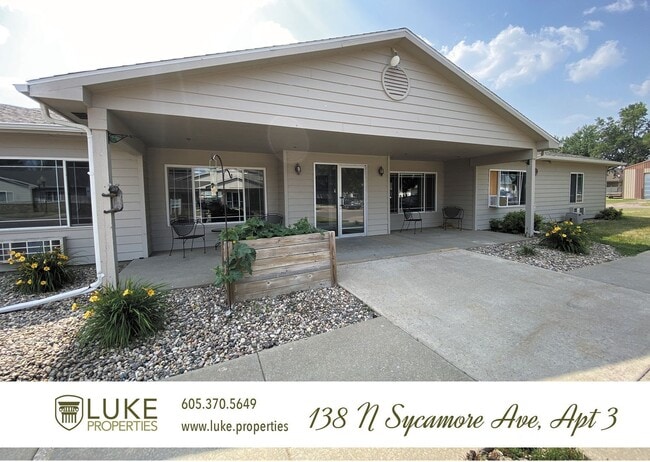 Primary Photo - 138 N Sycamore Ave