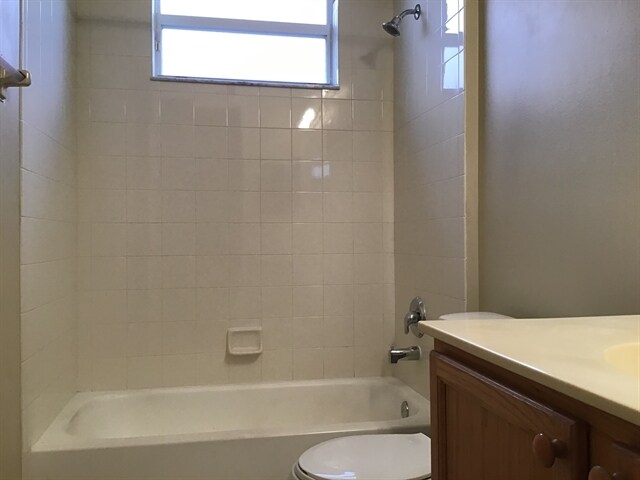 Building Photo - 996 NW Leonardo Cir