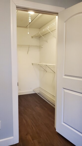 Master closet - 1650 Cedarwood Dr
