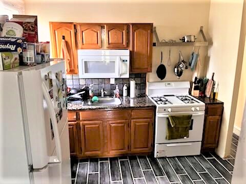 KITCHEN - 426 N Essex Ave
