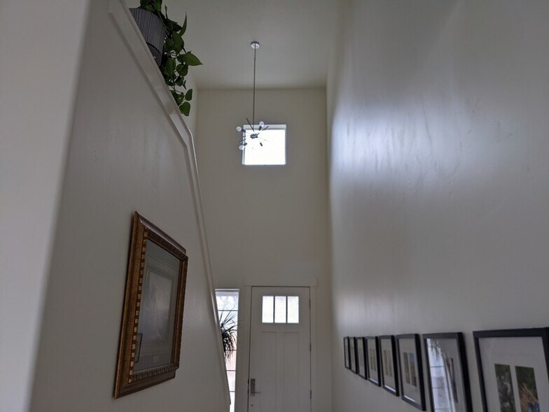 Building Photo - 3360 S Amara Pl